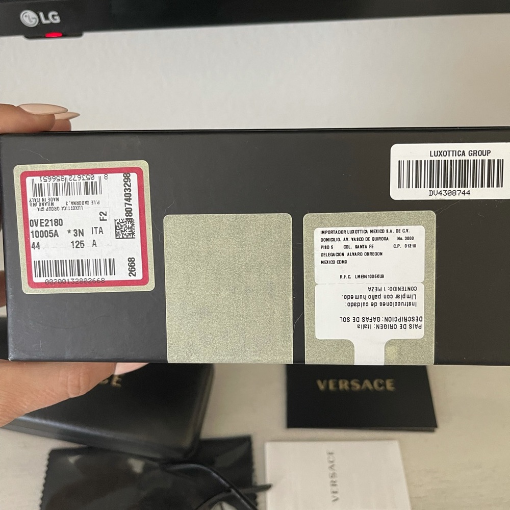 Versace sunglasses - Picture 6 of 7